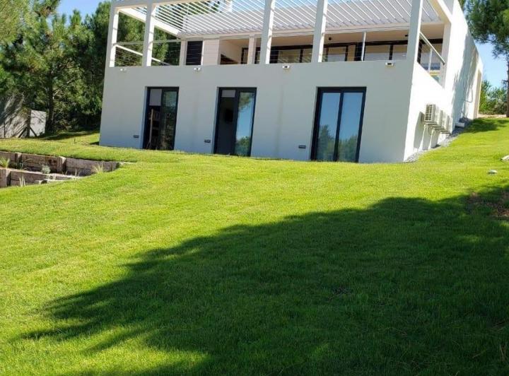 Casa · 170m² · 4 Ambientes · 3 Cocheras