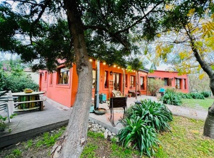 Casa · 130m² · 3 Ambientes · 1 Cochera