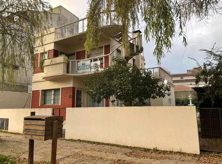 Casa · 120m² · 7 Ambientes · 2 Cocheras