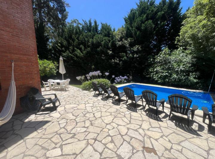 Casa · 350m² · 3 Dormitorios