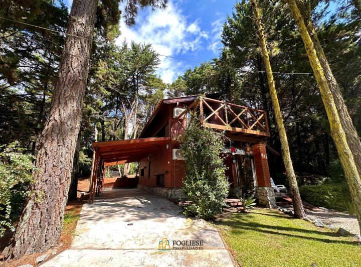 Casa · 450m² · 4 Ambientes · 1 Cochera