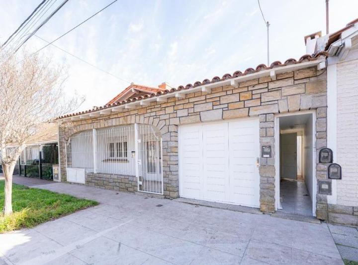 Casa · 150m² · 4 Ambientes · 1 Cochera