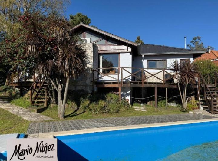 Casa · 130m² · 4 Ambientes · 2 Cocheras