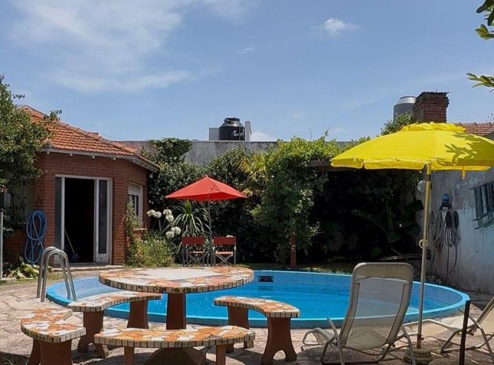 Casa · 235m² · 5 Ambientes · 3 Cocheras