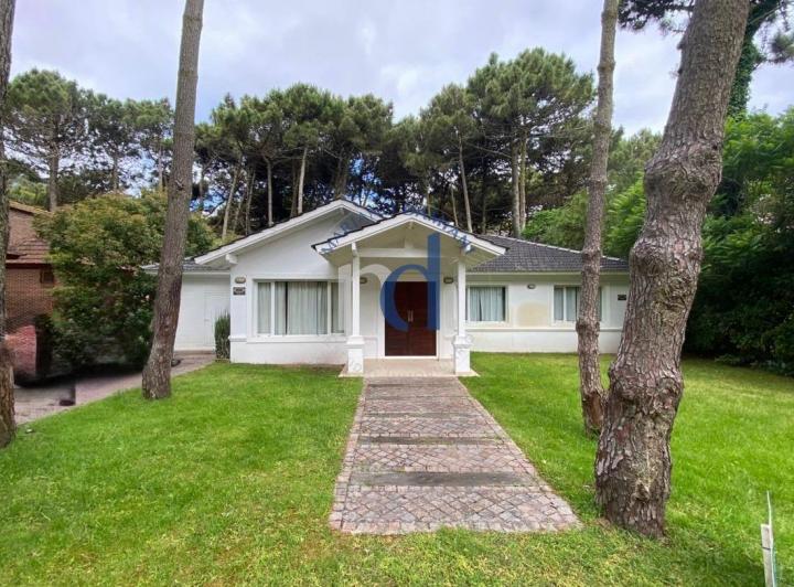 Casa · 146m² · 4 Ambientes · 1 Cochera