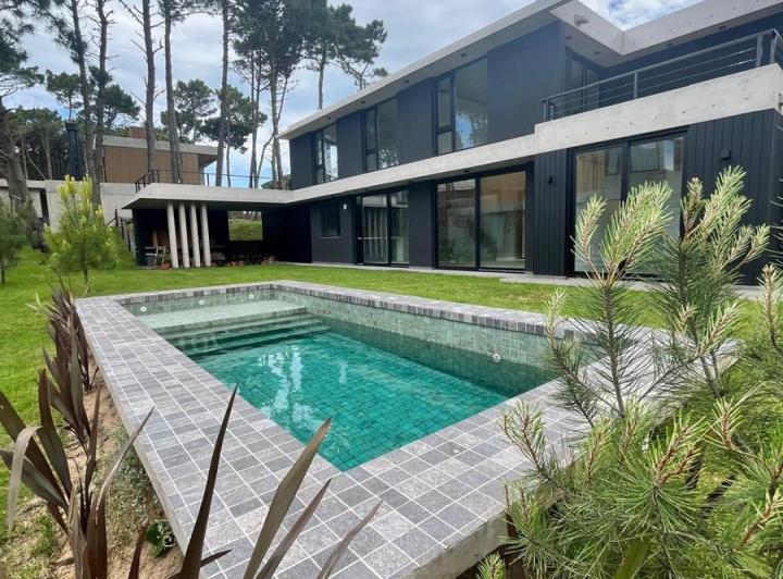 Casa · 187m² · 5 Ambientes · 1 Cochera