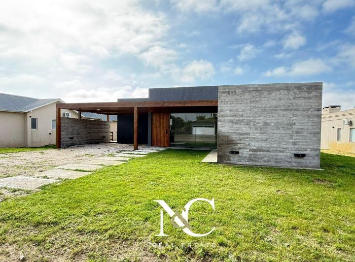 Casa · 190m² · 5 Ambientes · 1 Cochera