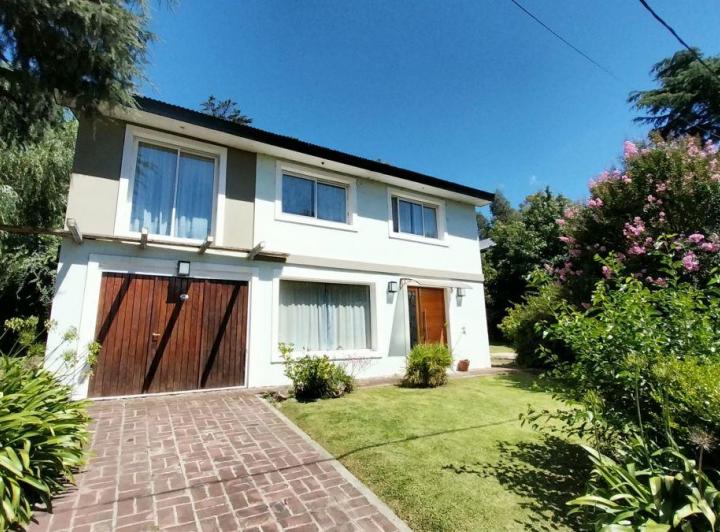 Casa · 200m² · 5 Ambientes · 1 Cochera