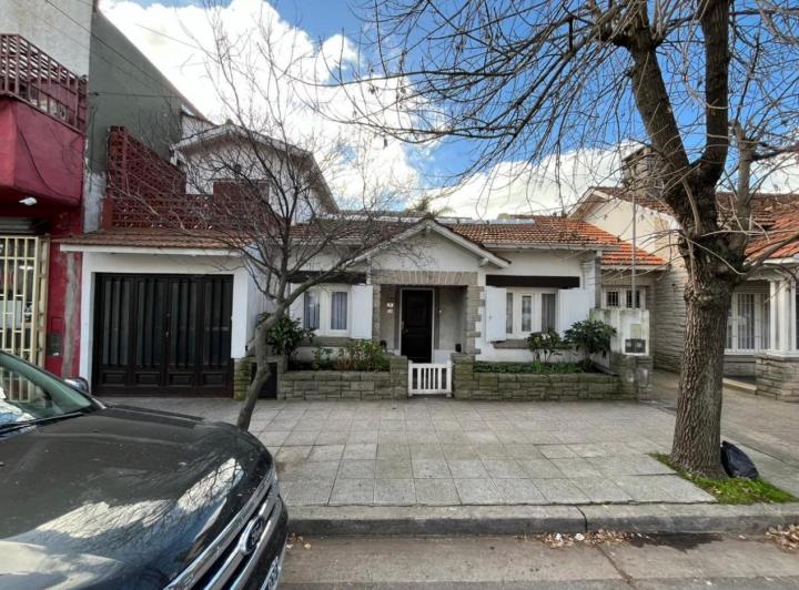 Casa · 204m² · 5 Ambientes · 1 Cochera