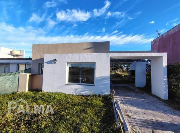 Casa · 65m² · 3 Ambientes · 1 Cochera