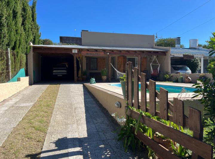 Casa · 260m² · 5 Ambientes · 2 Cocheras