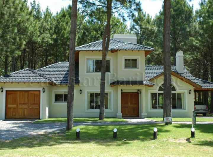 Casa · 180m² · 5 Ambientes · 1 Cochera
