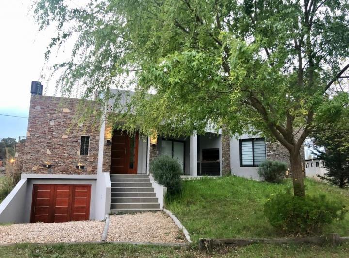 Casa · 117m² · 5 Ambientes · 1 Cochera