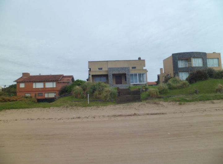 Casa · 290m² · 7 Ambientes · 1 Cochera