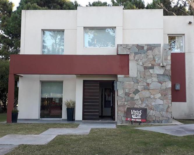 Casa · 250m² · 6 Ambientes · 1 Cochera