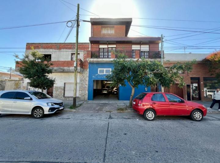 Casa · 284m² · 5 Ambientes · 10 Cocheras
