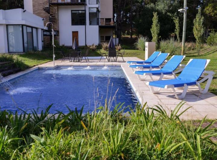 Casa · 190m² · 6 Ambientes · 6 Cocheras