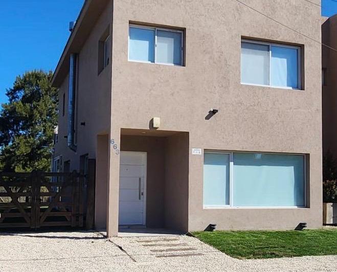 Casa · 178m² · 4 Ambientes · 1 Cochera