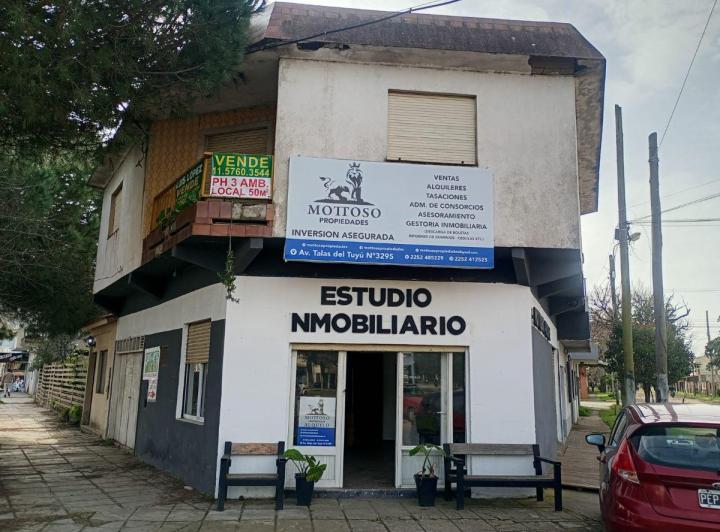 Casa · 140m² · 3 Ambientes · 2 Cocheras