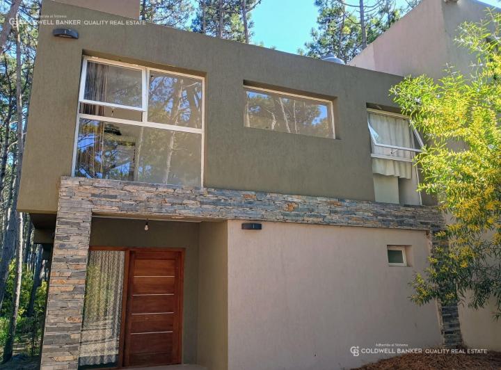 Casa · 145m² · 4 Ambientes · 2 Cocheras