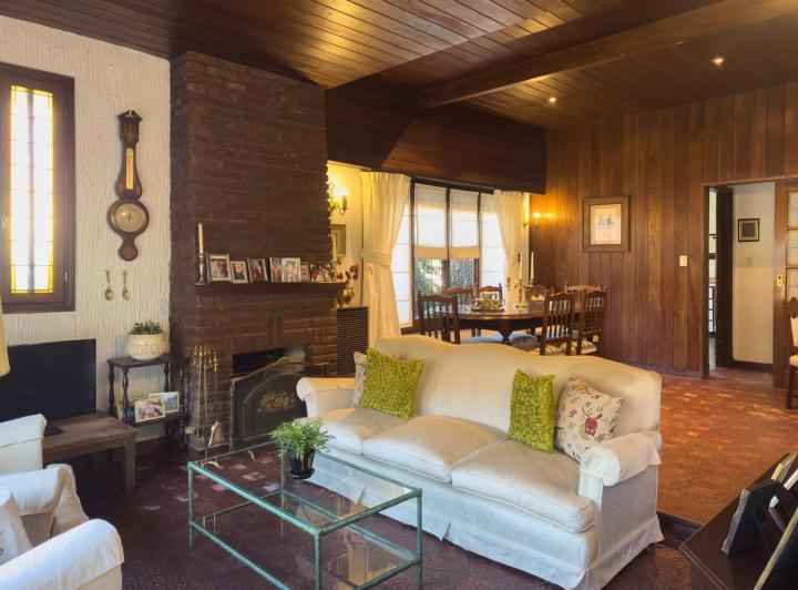 Casa · 130m² · 4 Ambientes · 2 Cocheras