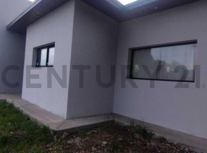 Casa · 95m² · 3 Ambientes · 1 Cochera