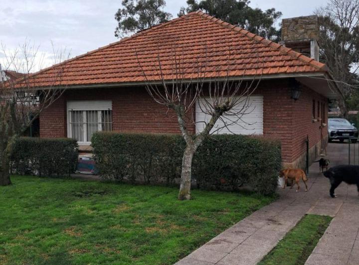Casa · 250m² · 4 Ambientes · 1 Cochera