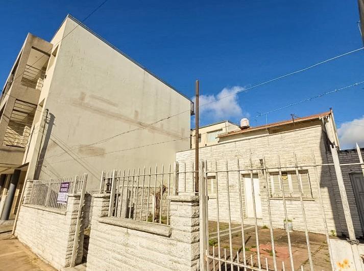 Casa · 100m² · 3 Ambientes · 2 Cocheras