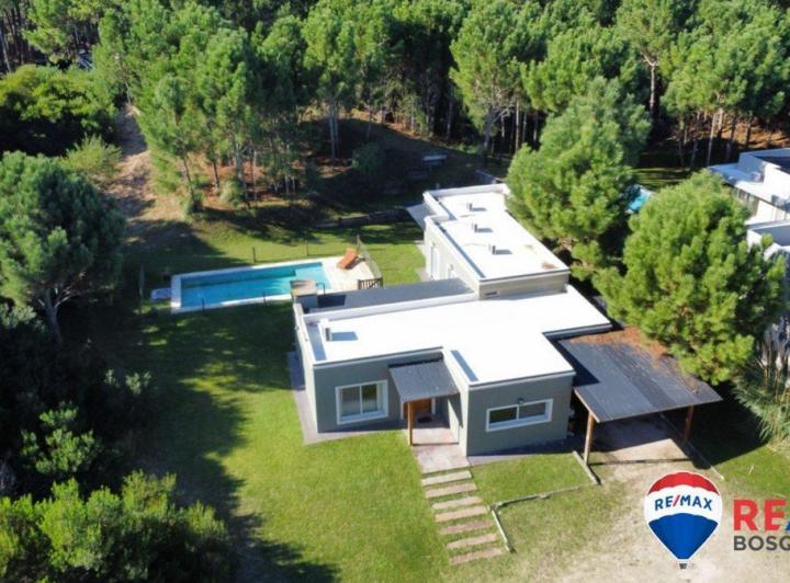 Casa · 148m² · 4 Ambientes · 1 Cochera