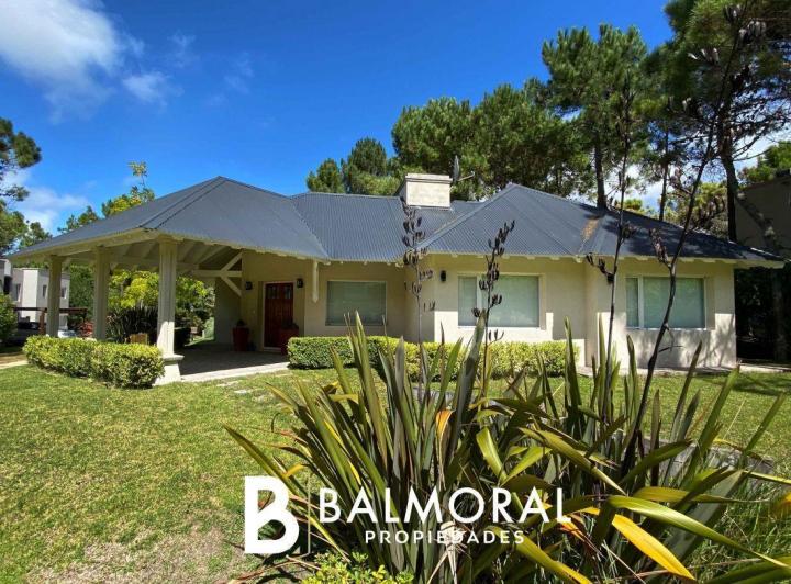 Casa · 225m² · 4 Ambientes