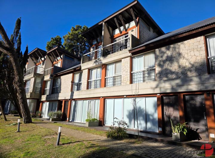 Casa · 74m² · 2 Dormitorios · 1 Cochera
