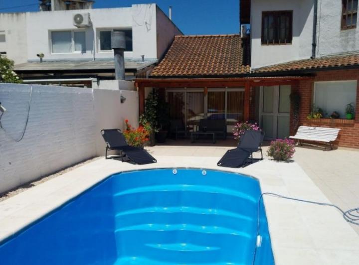 Casa · 130m² · 4 Ambientes · 3 Cocheras