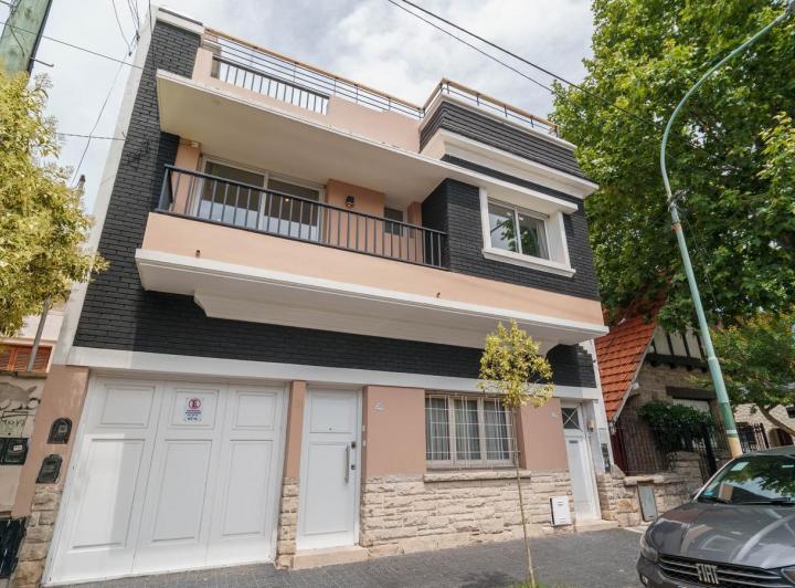 Casa · 190m² · 4 Ambientes · 1 Cochera