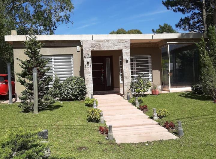 Casa · 108m² · 4 Ambientes · 1 Cochera