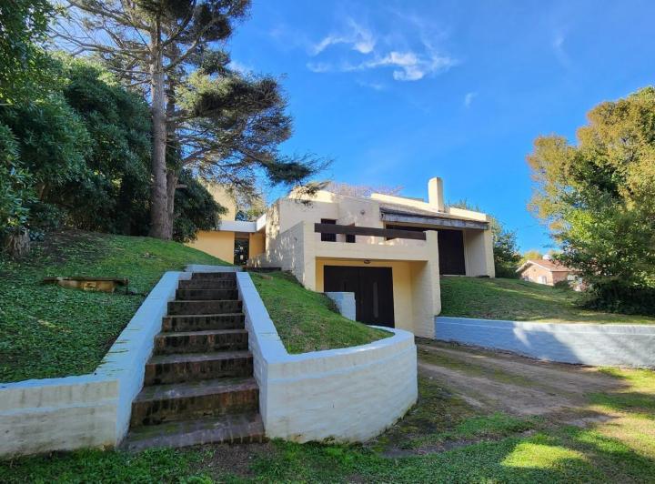 Casa · 190m² · 5 Ambientes