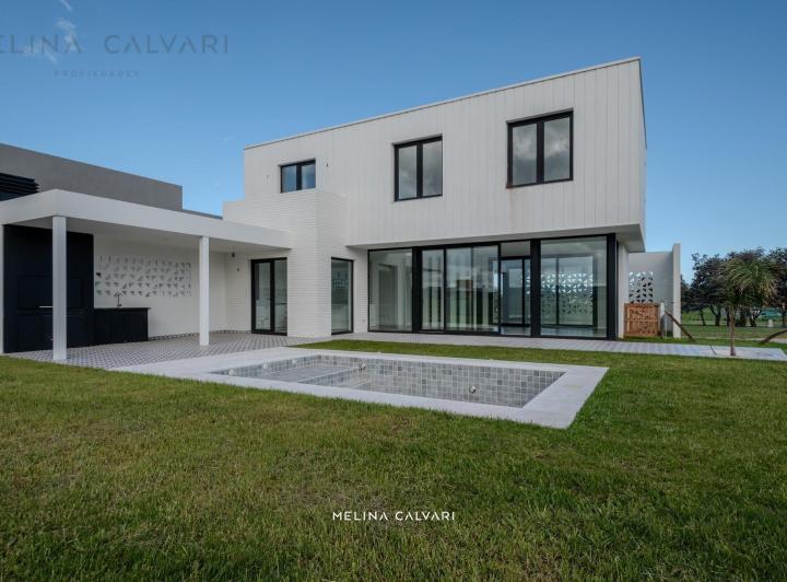 Casa · 177m² · 4 Ambientes · 1 Cochera