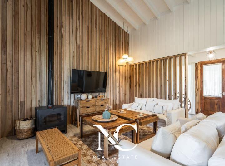 Casa · 260m² · 6 Ambientes