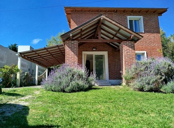Casa · 100m² · 3 Ambientes · 1 Cochera