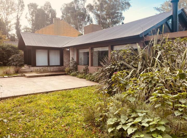 Casa · 132m² · 4 Ambientes · 2 Cocheras