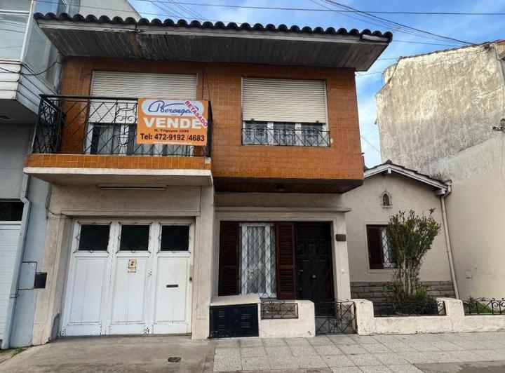Casa · 200m² · 4 Ambientes · 2 Cocheras