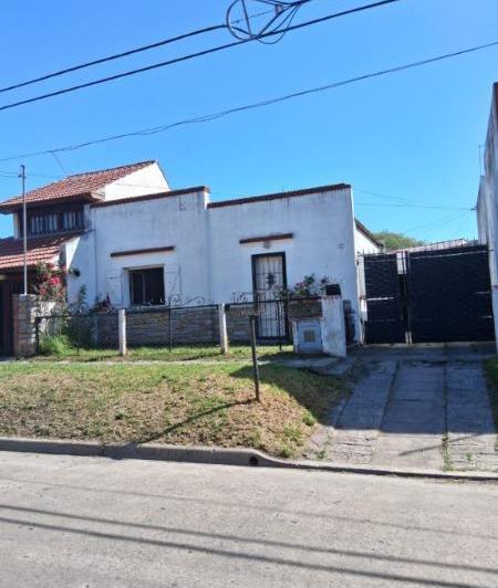 Casa · 275m² · 3 Ambientes · 1 Cochera