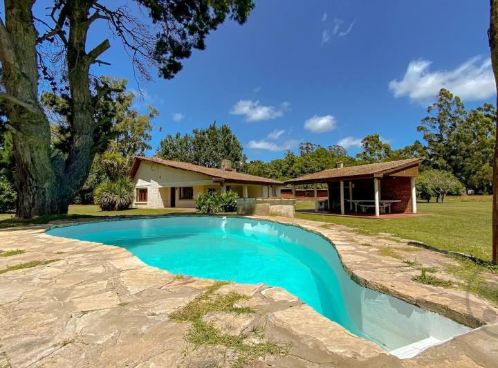 Casa · 150m² · 3 Ambientes · 2 Cocheras