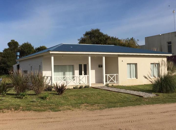 Casa · 190m² · 4 Ambientes · 2 Cocheras