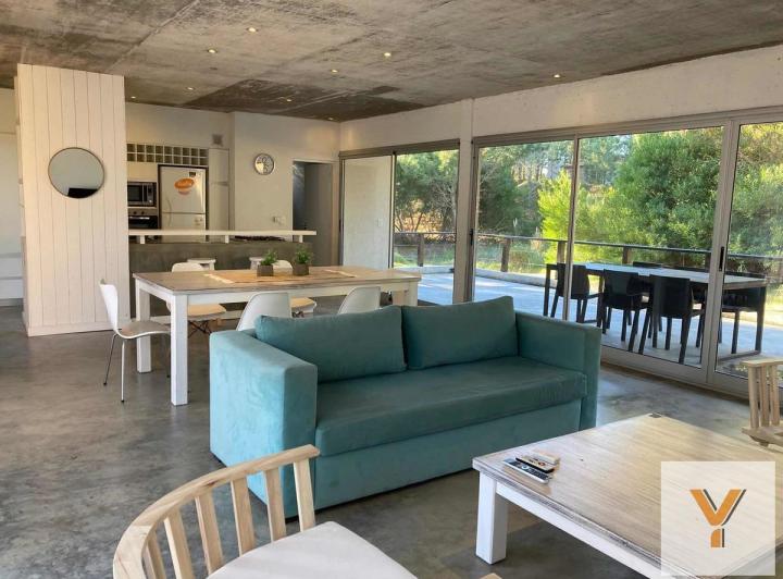 Casa · 190m² · 5 Ambientes