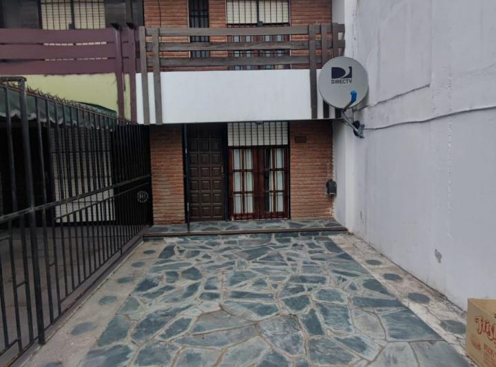 Casa · 95m² · 3 Ambientes · 1 Cochera