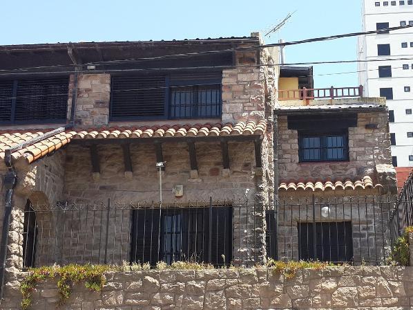 Casa · 650m² · 8 Ambientes · 1 Cochera