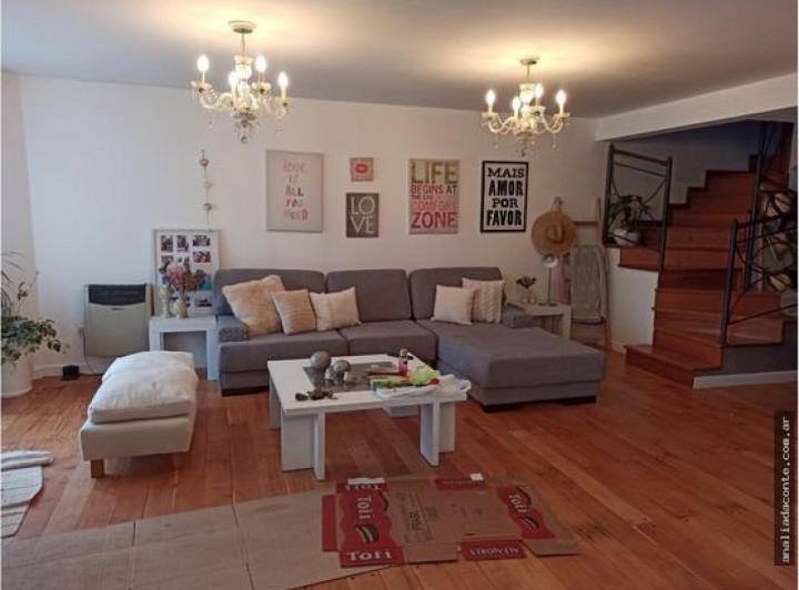 Casa · 300m² · 4 Dormitorios · 4 Cocheras