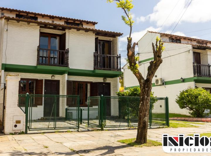 Casa · 1m² · 4 Ambientes · 1 Cochera