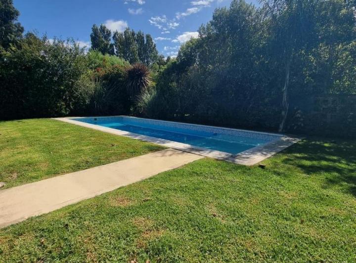Casa · 400m² · 4 Ambientes