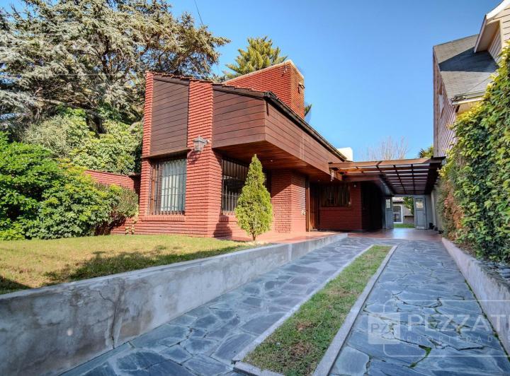 Casa · 148m² · 4 Ambientes · 4 Cocheras